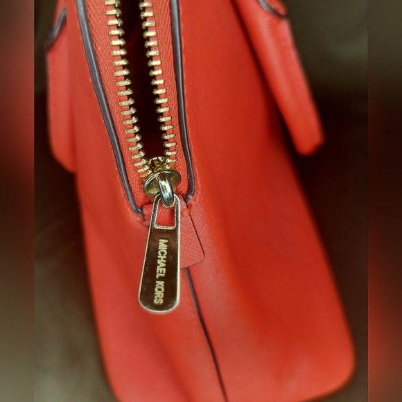 Michael kors Purse - Picture 3 of 3